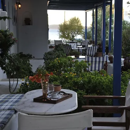 Apart-hotel George's Paros 3*