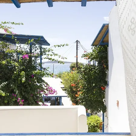 George's Paros Apart-hotel