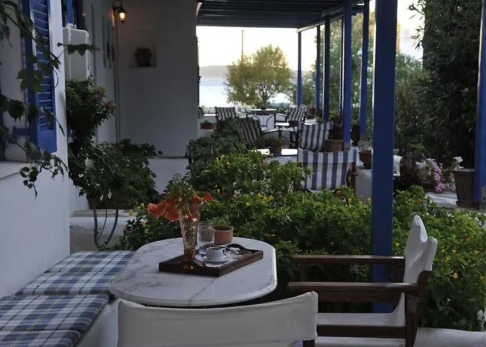 Hotel apartamentowy George's Paros 3*