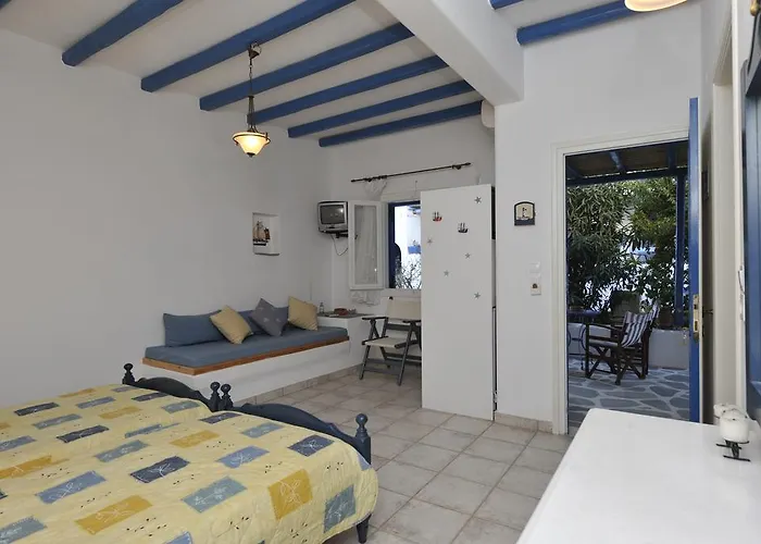 George's Paros Hotel apartamentowy Alikí