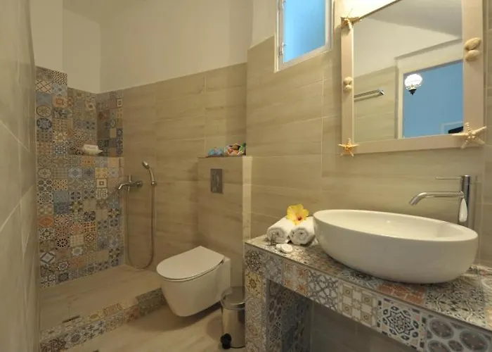 George's Paros Alikí