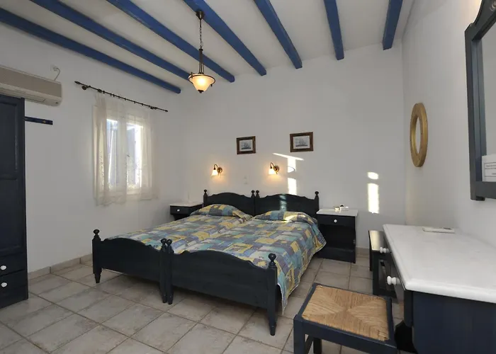 George's Paros Hotel apartamentowy 3*