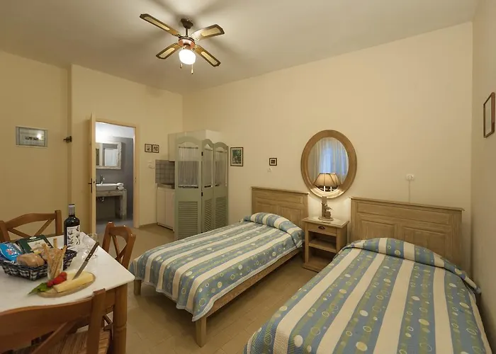 Hotel apartamentowy George's Paros 3*