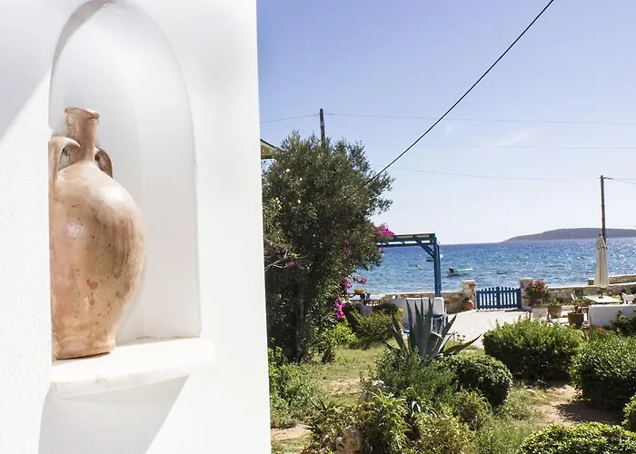 George's Paros Hotel apartamentowy Alikí