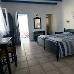 Aparthotel George's Paros 3*