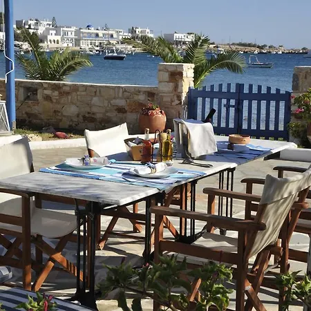 George's Paros 3*
