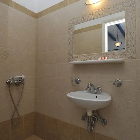 Apartmanhotel George's Paros 4*