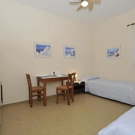 George's Paros Ξενοδοχείο με διαμερίσματα