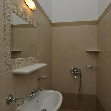 George's Paros Apartmanhotel 4*