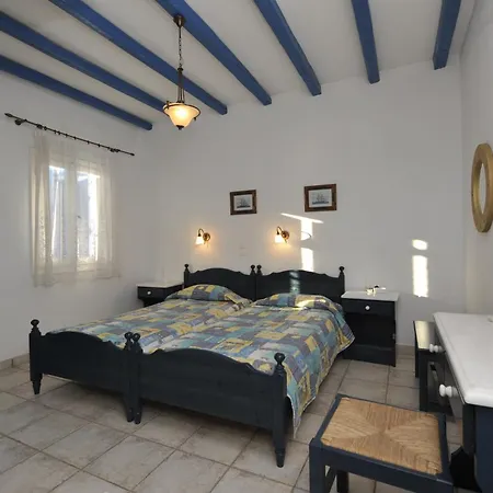 George's Paros Ξενοδοχείο με διαμερίσματα 3*
