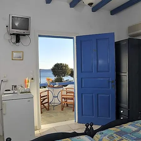 George's Paros Alikí