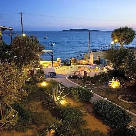 George's Paros Apartmanhotel 4*