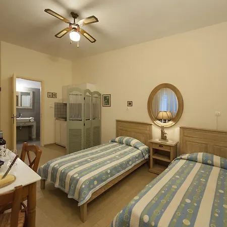 Apartmanhotel George's Paros 4*