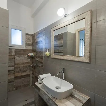 George's Paros 4*