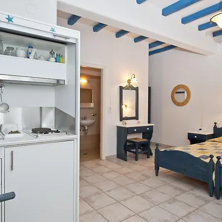 George's Paros Apartmanhotel 4*