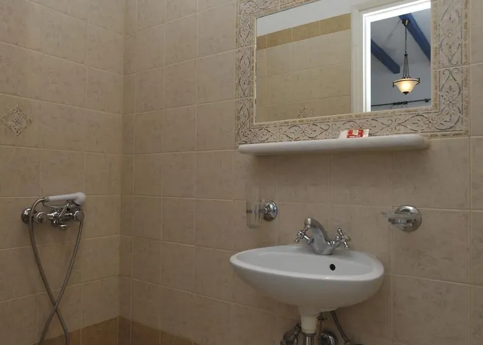 Aparthotel George's Paros 3*