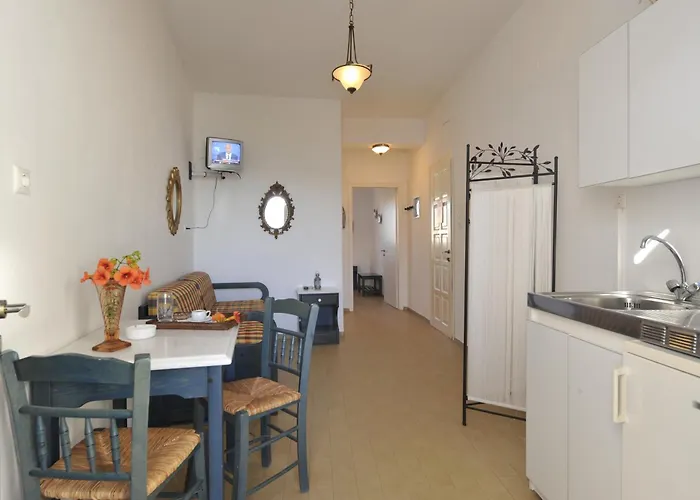 George's Paros Aparthotel 3*