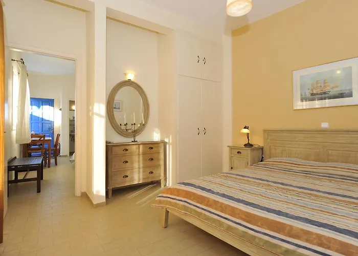 Aparthotel George's Paros 3*